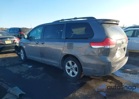 2011 Toyota Sienna Le V6 из США, поврежденный, VIN 5TDKK3DC0BS166429